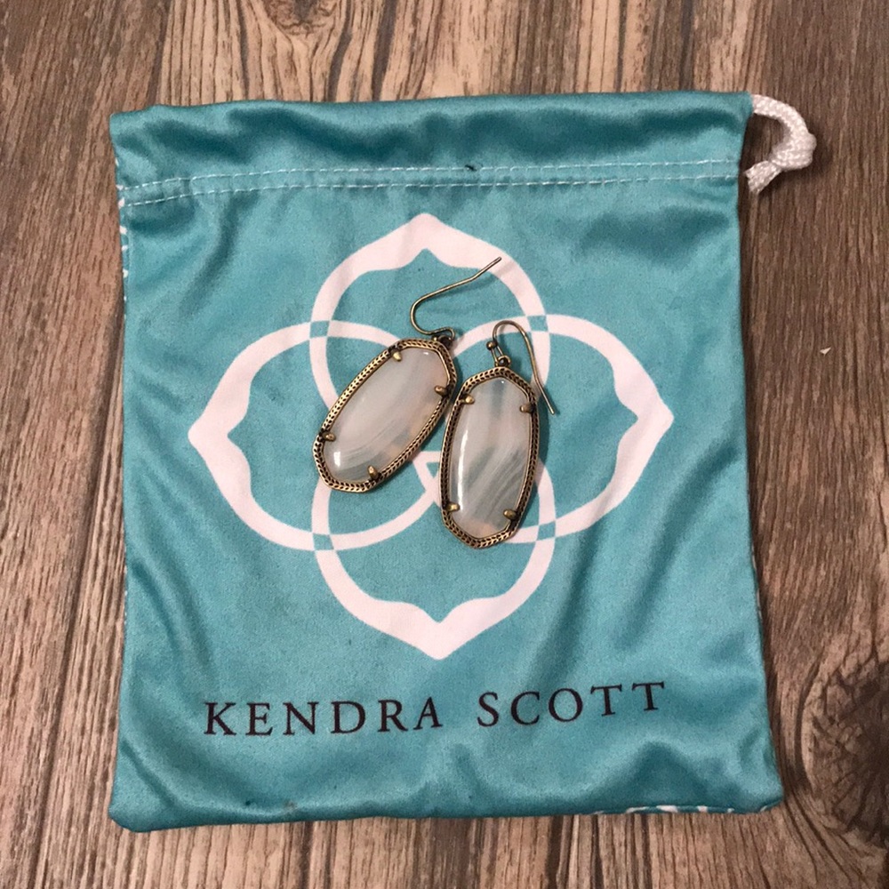 Elle Earrings In White Banded Agate